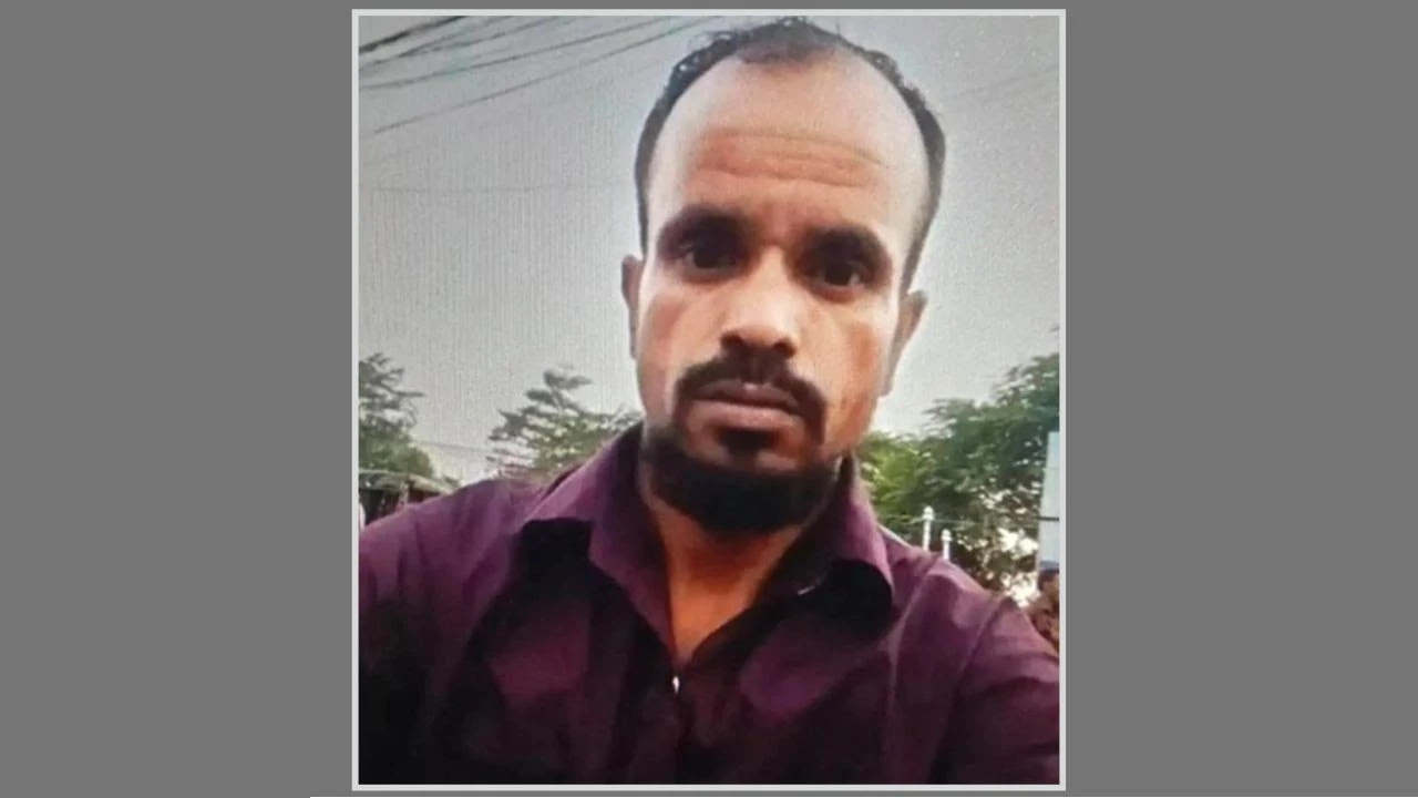 মায়ের জানাজায় এসে ছেলের মৃত্যু, পাশাপাশি দাফন