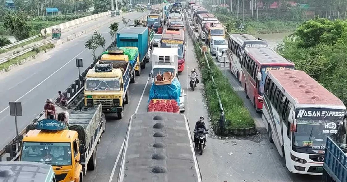 ঢাকা-টাঙ্গাইল মহাসড়কে দীর্ঘ যানজট