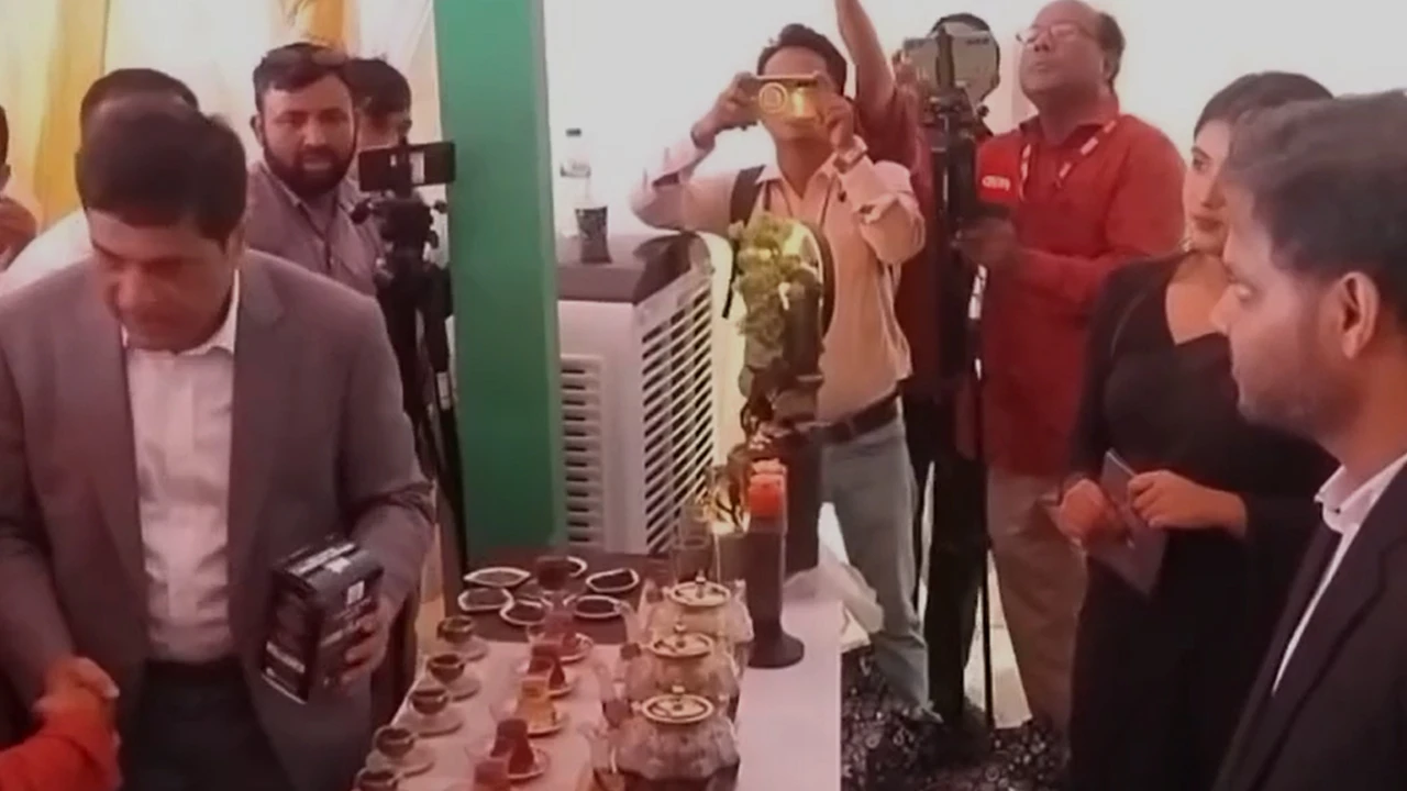চা শিল্পে বিশেষ অবদান: পুরস্কার পেলেন ৯ ক্যাটাগরির সেরারা