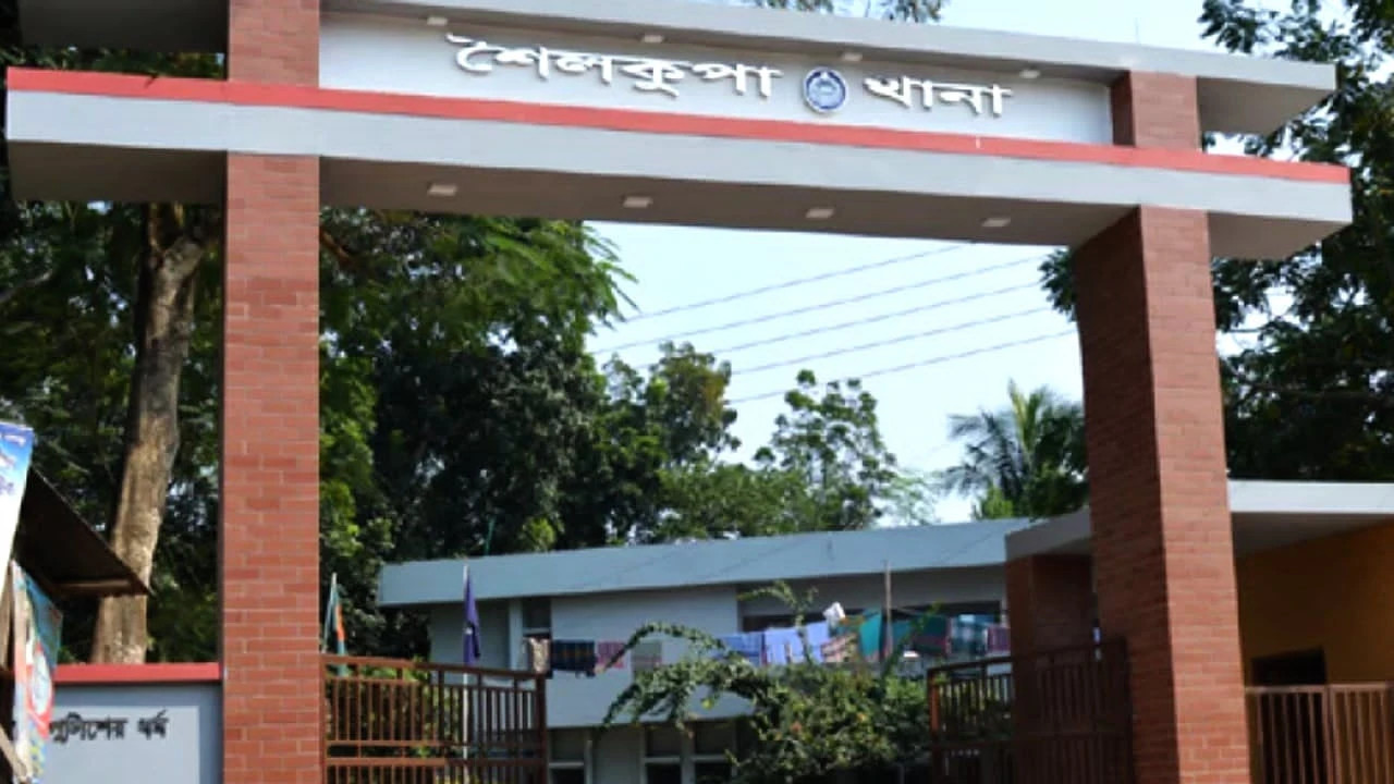 পূজা দেখতে যাওয়ার পথে প্রাণ গেল যুবকের