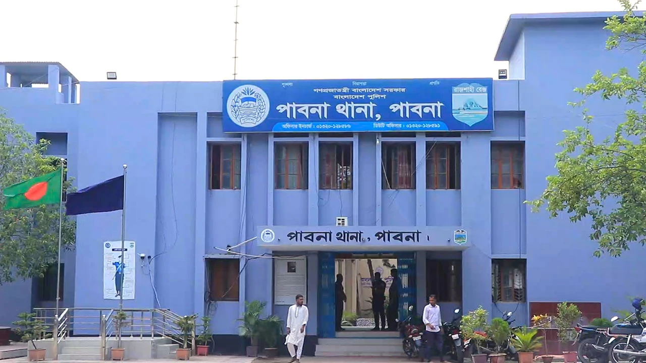 নদী থেকে বালু উত্তোলনের প্রতিবাদ করায় যুবককে হত্যা