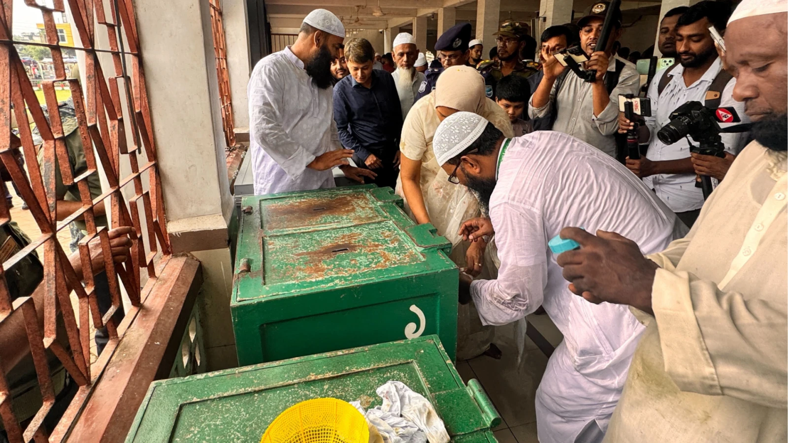 পাগলা মসজিদের দানবাক্স খোলা হচ্ছে আজ: রেকর্ড গড়ার প্রত্যাশা