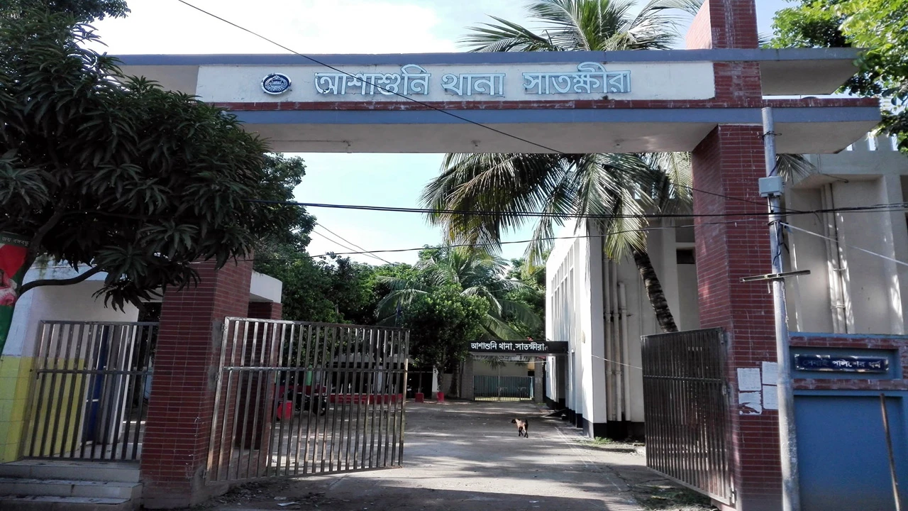 সাতক্ষীরায় বিদ্যুৎস্পৃষ্ট হয়ে গৃহবধূর মৃত্যু