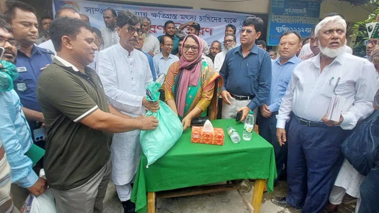 বন্যায় ক্ষতিগ্রস্ত কৃষকদের দ্রুত চাষে ফেরাতে বীজ-চারা বিতরণ শুরু