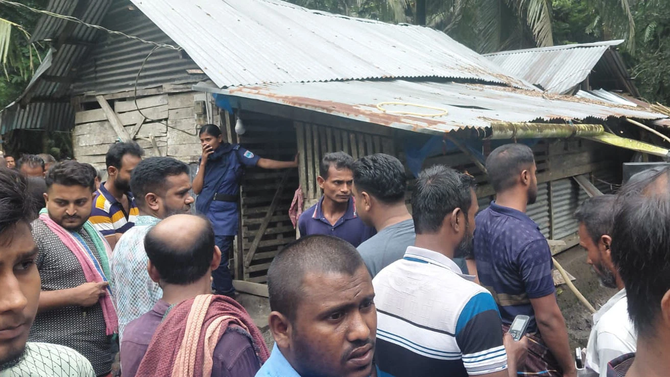 একই পরিবারের তিনজনের মরদেহ উদ্ধার, হত্যাকাণ্ডের আশঙ্কা