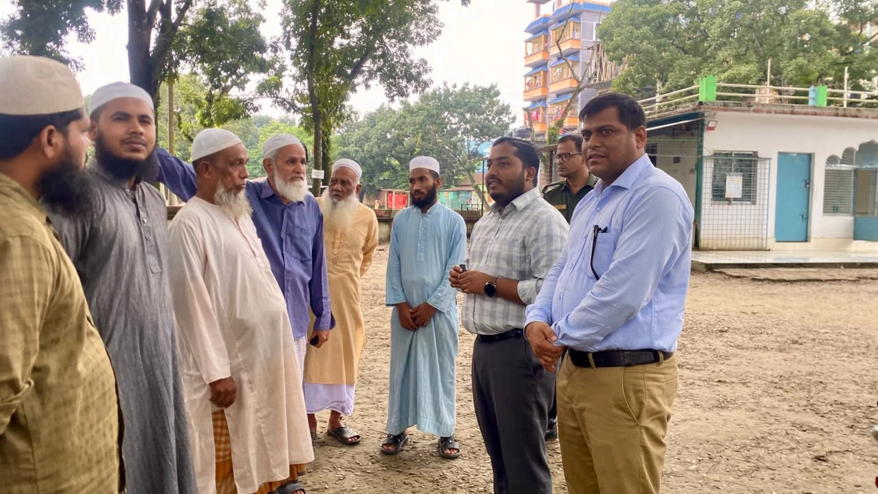 শোলাকিয়া ঈদগাহর উন্নয়নে ৬ কোটি টাকার প্রকল্প, পরিদর্শনে ইউএনও