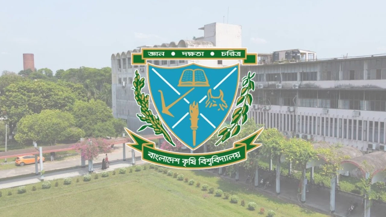 বাকৃবির চার হলের সংঘর্ষ: ৪২ শিক্ষার্থীকে শোকজ