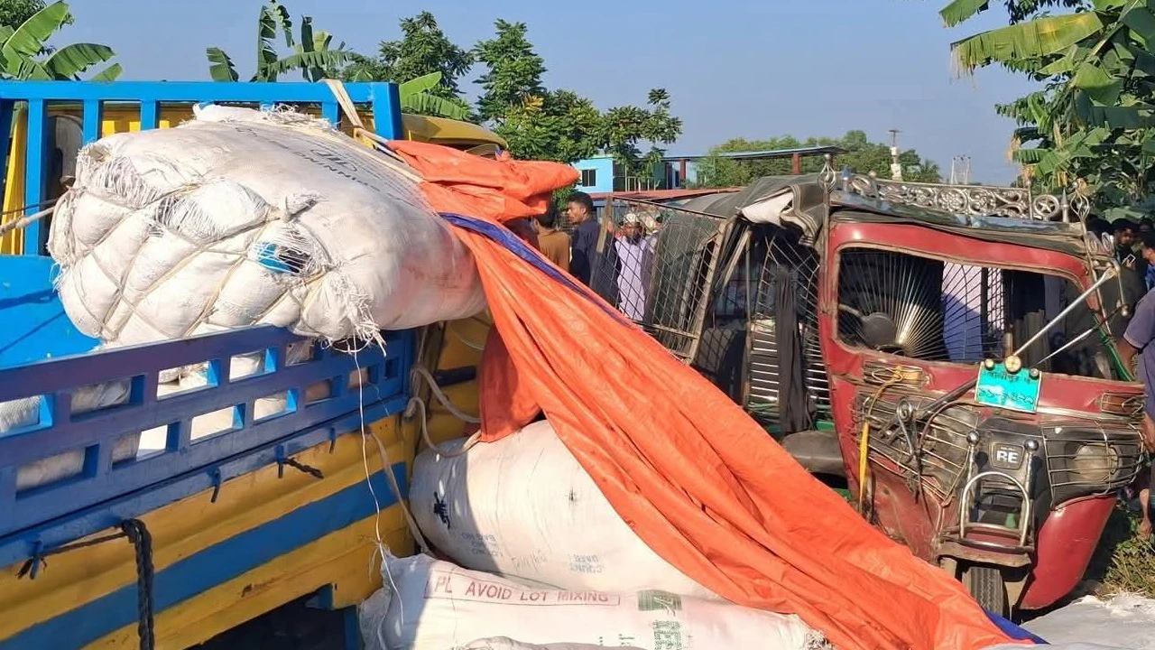 ছয় মাসে পাকুন্দিয়ার সড়কে ঝরেছে ১৯ প্রাণ, আহত শতাধিক