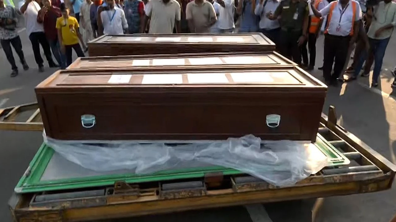 সৌদি আরবে অগ্নিকাণ্ডে নিহত ৯ বাংলাদেশির মরদেহ পরিবারের কাছে হস্তান্তর
