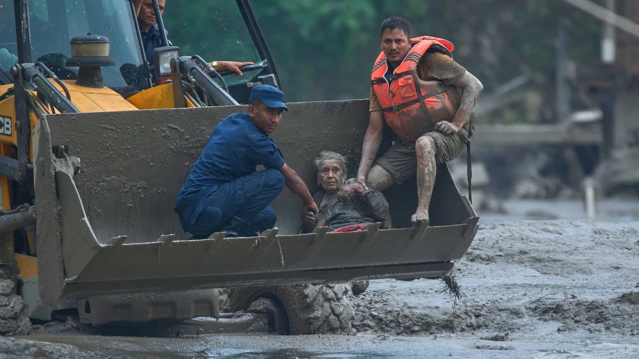 নেপালে বন্যায় পশ্চিমবঙ্গের ৩২ জন নিখোঁজ