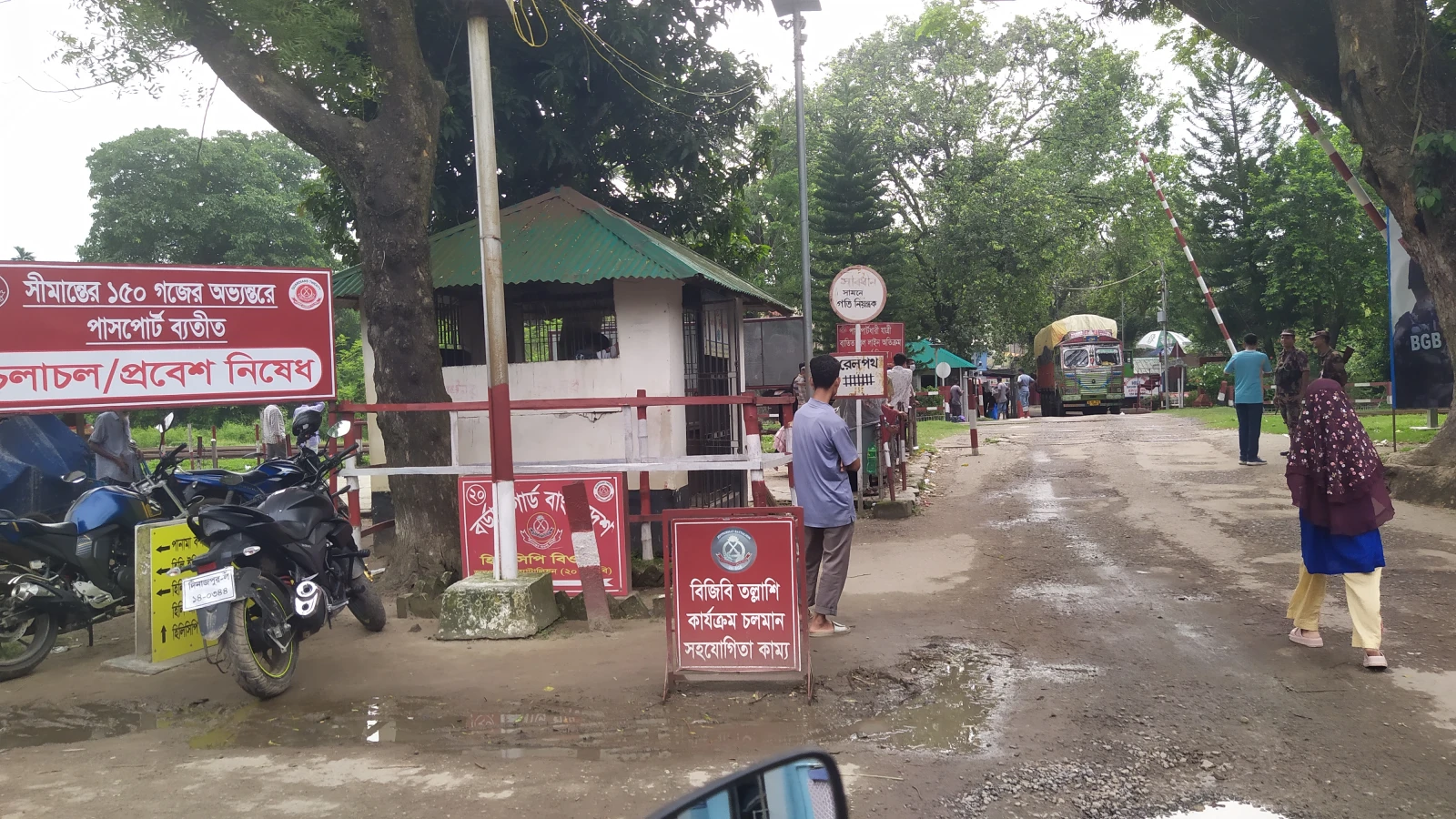 টানা ৫ দিন পর হিলি বন্দরে বাণিজ্যিক কার্যক্রম স্বাভাবিক