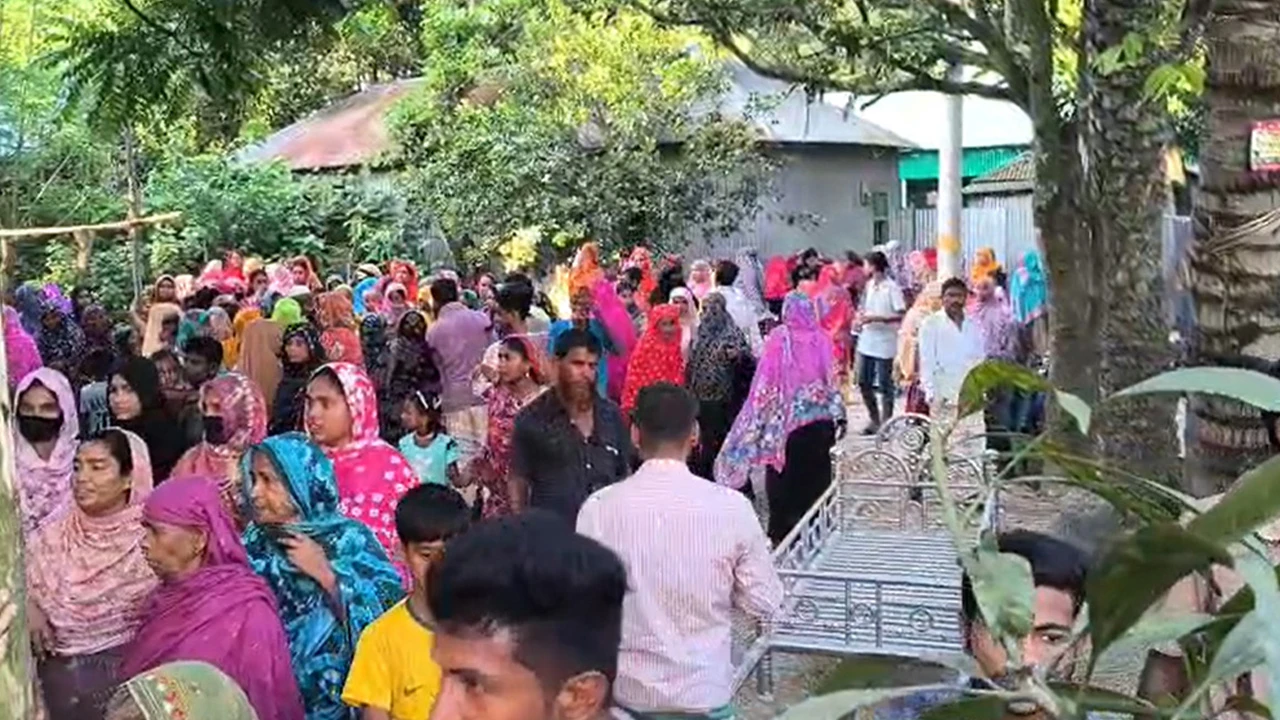 বর্ষার পানিতে ডুবে  তিন শিশুর মৃত্যু