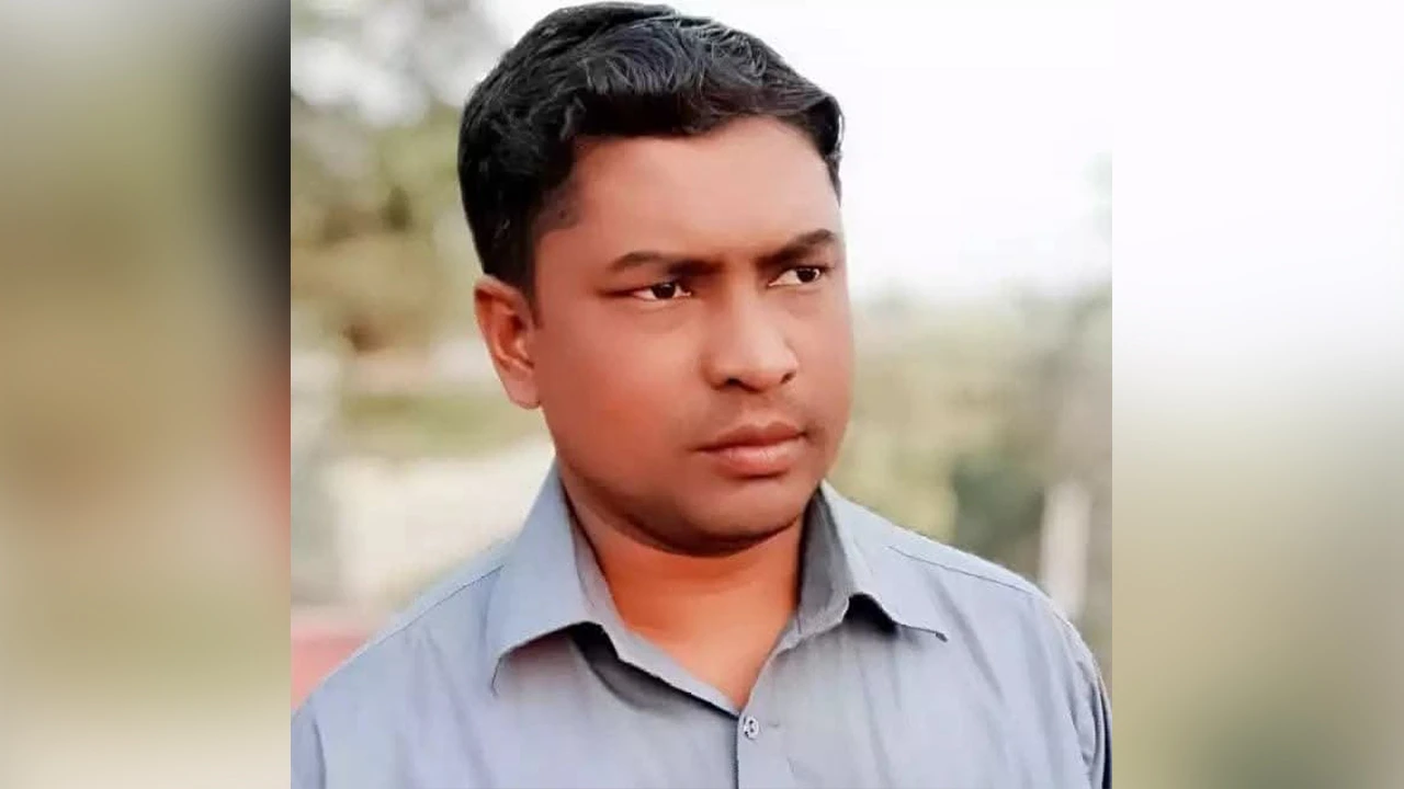 বাঙ্গরায় ঘরে ঢুকে যুবলীগ নেতাকে কুপিয়ে হত্যা
