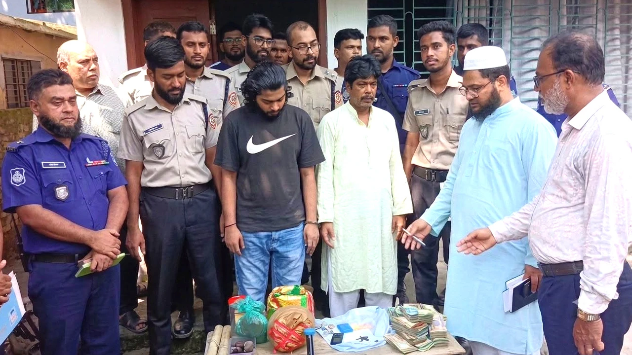 মেহেরপুরে টাস্কফোর্সের যৌথ অভিযানে বাবা-ছেলে আটক