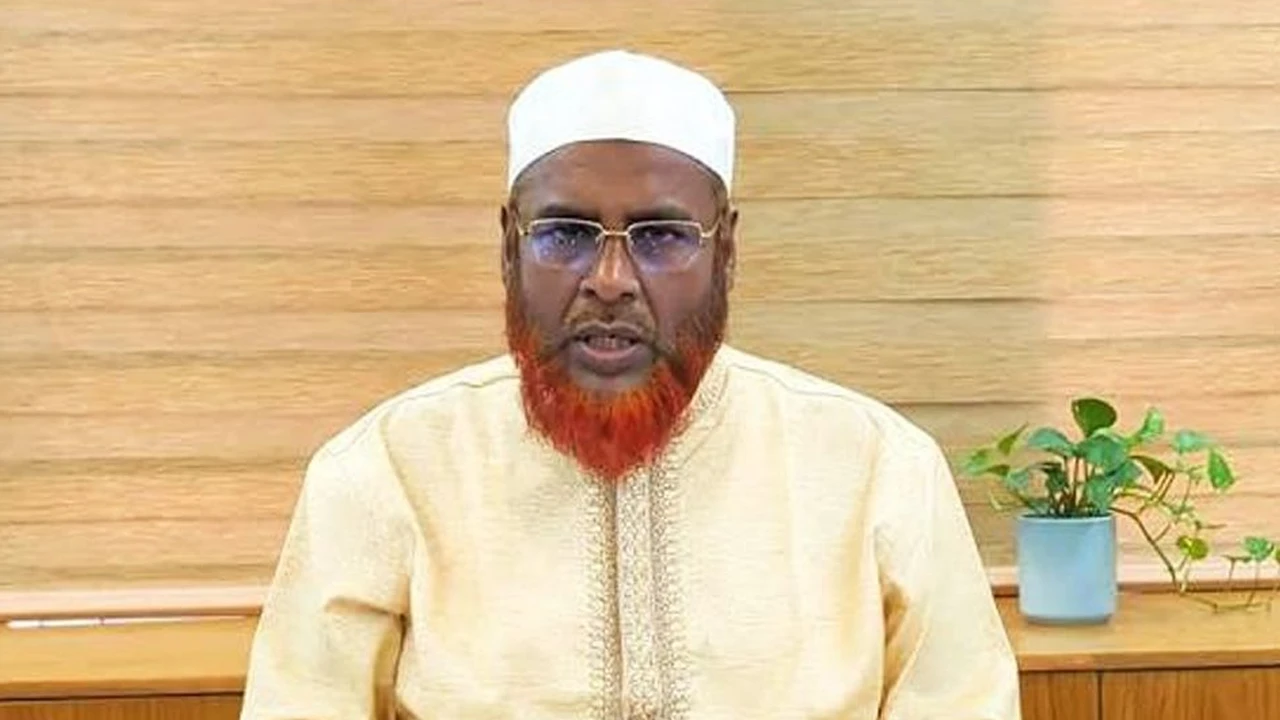 গণভোটের রায় বাস্তবায়ন না করে সংবিধান সংশোধনে ব্যস্ত সরকার