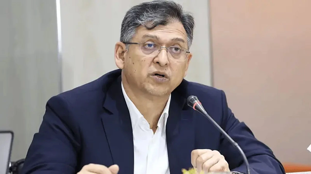 সাইবার সুরক্ষা আইনে সাংবাদিক গ্রেপ্তারে আদালতের অনুমতির প্রস্তাব