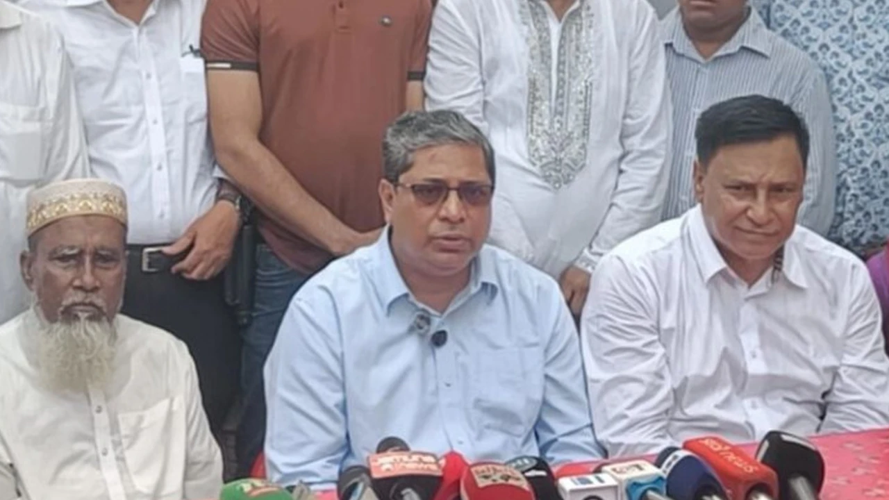 রাষ্ট্রপতির স্ত্রীও ফ্যামিলি কার্ড পাবেন: মীর শাহে আলম