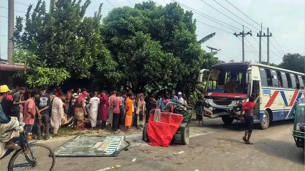 ময়মনসিংহে বাসচাপায় অটোরিকশার ৭ আরোহী নিহত