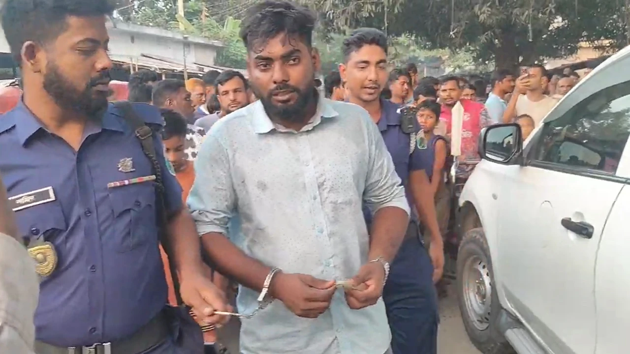 অবৈধভাবে সার মজুদের দায়ে ব্যবসায়ীর জেল-জরিমানা