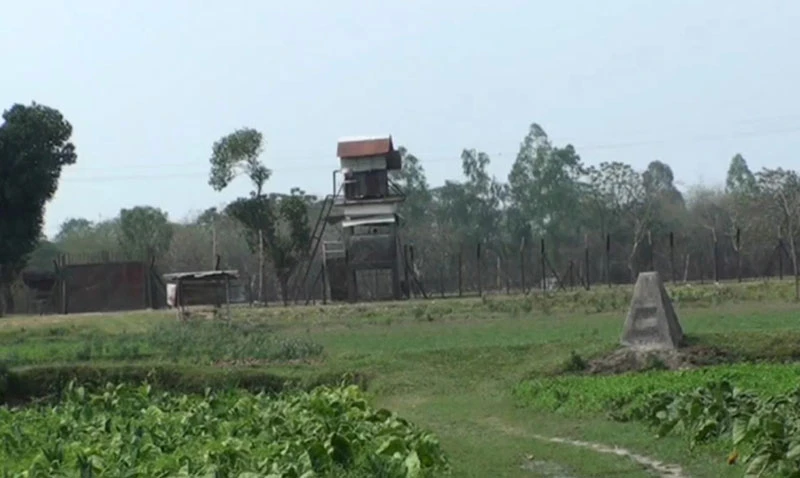 বুড়িমারী সীমান্তে নারী-শিশুসহ ১২ জনকে পুশইনের চেষ্টা, বিজিবির বাধা
