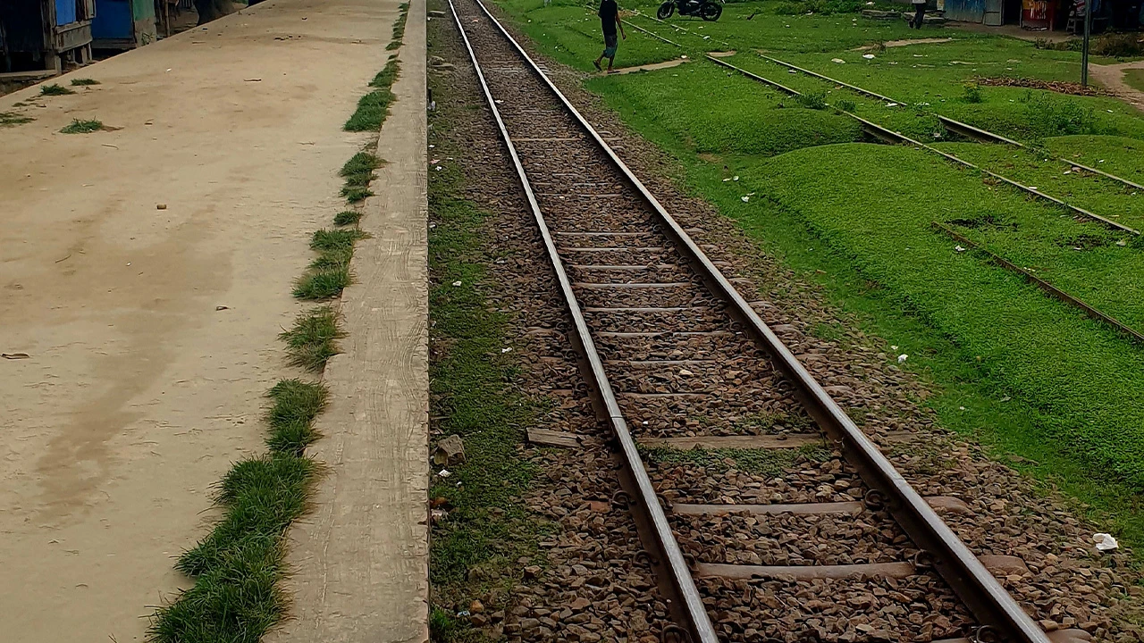 গাইবান্ধায় ট্রেনের ধাক্কায় বৃদ্ধের মৃত্যু