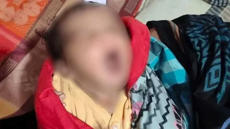 ঝোঁপে ফেলে যাওয়া নবজাতককে দত্তক নিতে ১২৩ পরিবারের আবেদন