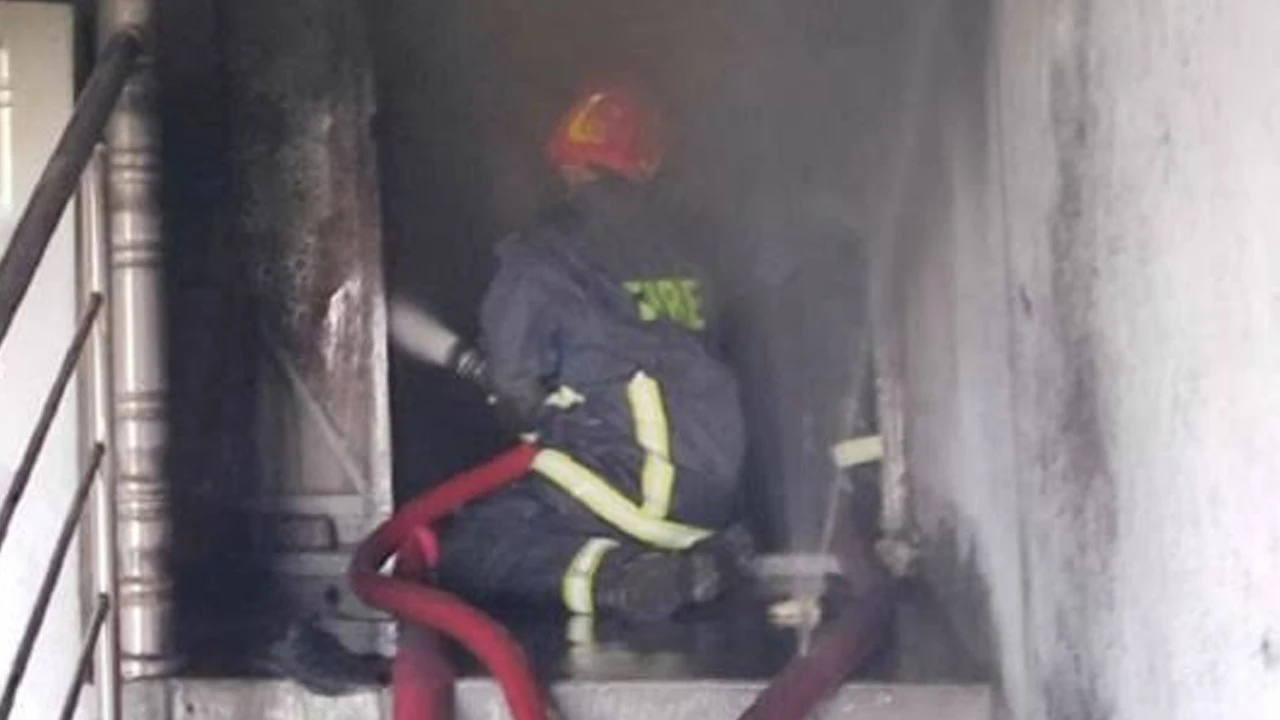 কেরানীগঞ্জে প্লাস্টিক কারখানায় আগুন, নিহত ১
