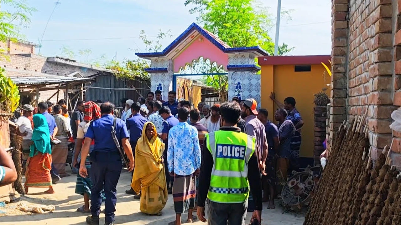 পুকুর মালিকের অবৈধ বৈদ্যুতিক ফাঁদে প্রাণ গেল কৃষকের