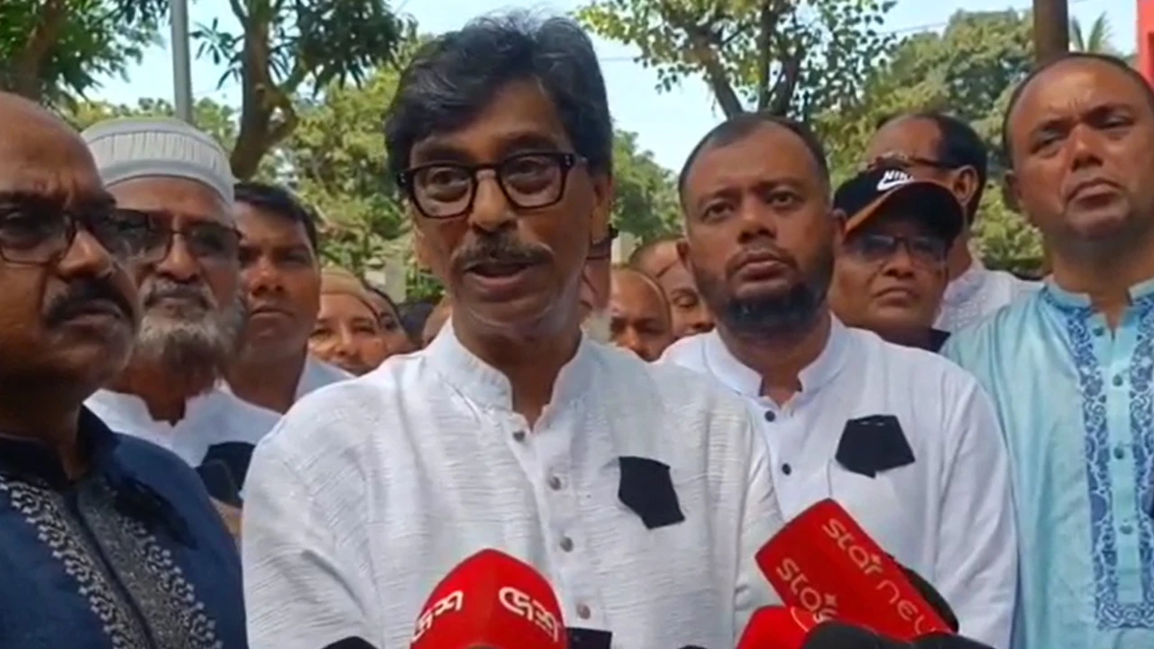 মানুষ এখন চামড়া ছেড়ে সিনথেটিকের দিকে ঝুঁকছে: কৃষিমন্ত্রী