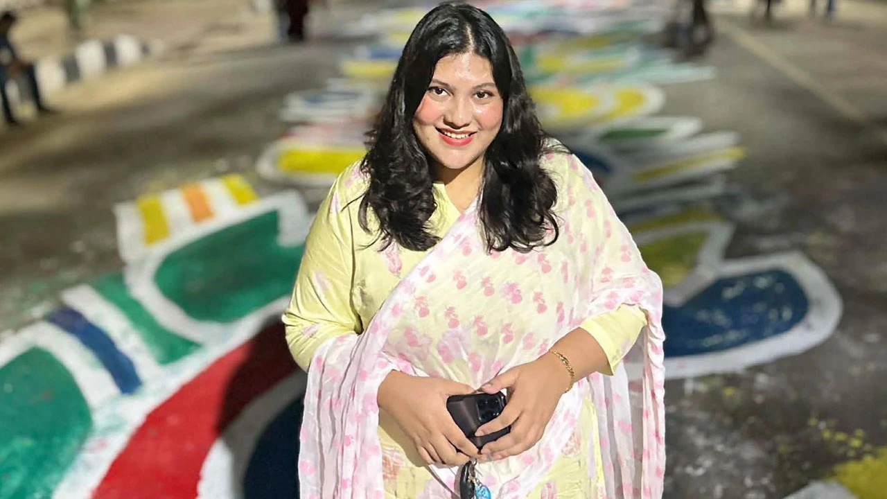 লাইফ সাপোর্টে কনটেন্ট ক্রিয়েটর কারিনা কায়সার