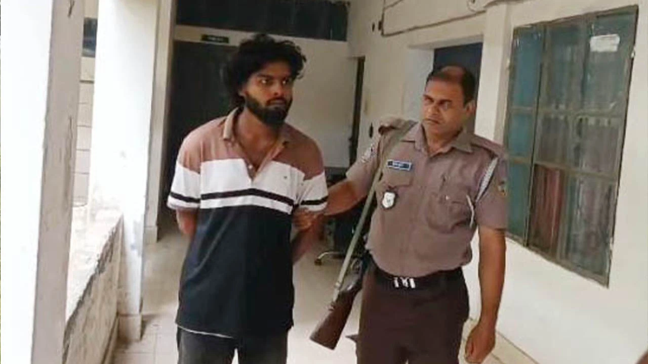 বরিশালে নিষিদ্ধ ছাত্রলীগের কর্মী আসিফ আটক