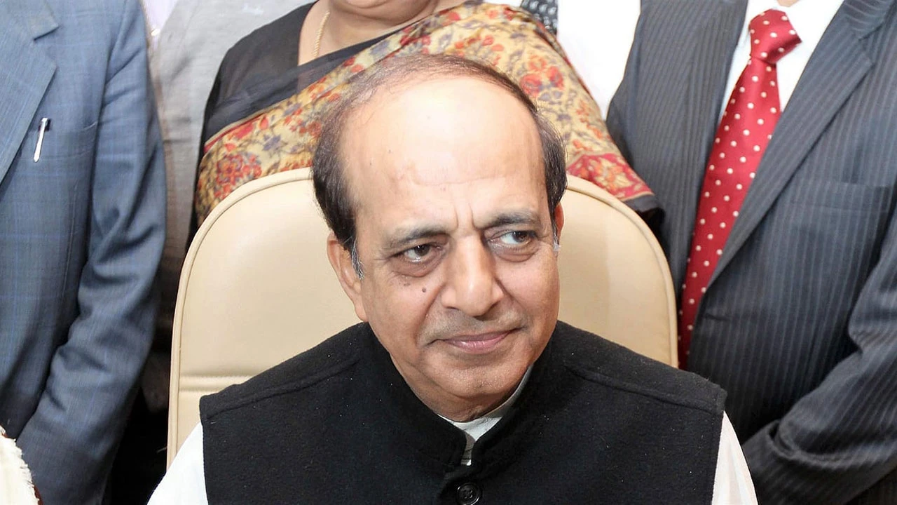 ঢাকায় পৌঁছেছেন ভারতের নতুন হাইকমিশনার দীনেশ ত্রিবেদী