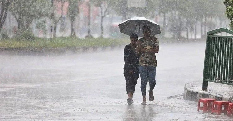 দুপুরের মধ্যে ঢাকাসহ ১৫ অঞ্চলে ঝড়-বৃষ্টির আভাস