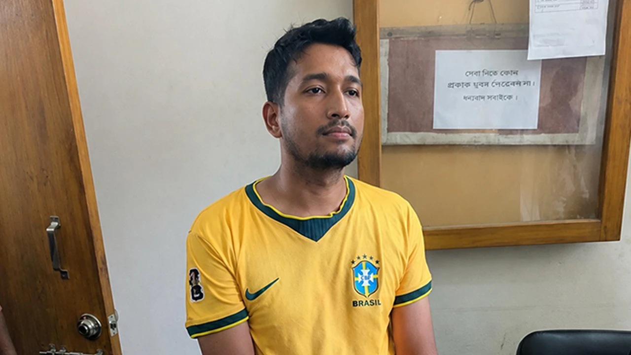 কসবায় রেলওয়ে স্টেশন মাস্টারের ওপর হামলা, যুবক আটক