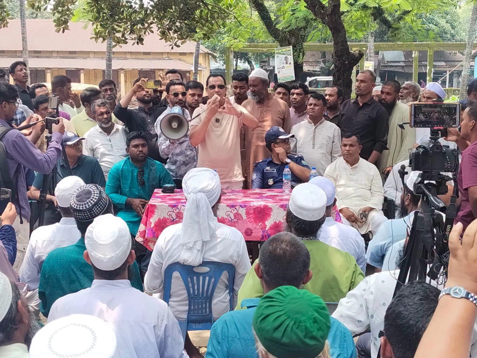 জাদুকাটা নদীতে অবৈধ ড্রেজার বন্ধে এমপি কামরুলের হুঁশিয়ারি