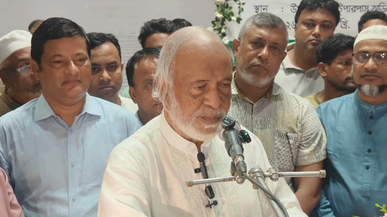 প্রশাসনকে দলীয় না হওয়ার আহ্বান মঈন খানের