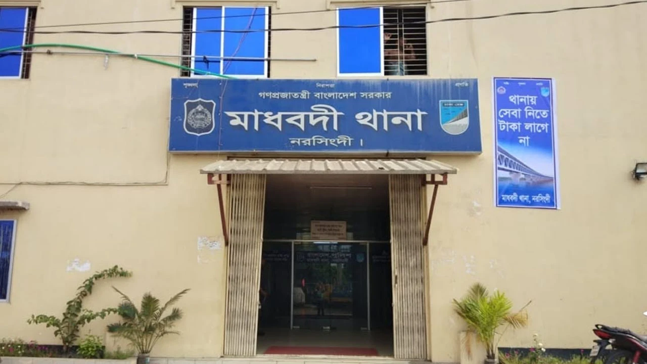 ময়লার স্তূপ থেকে পুলিশের সোর্সের মরদেহ উদ্ধার