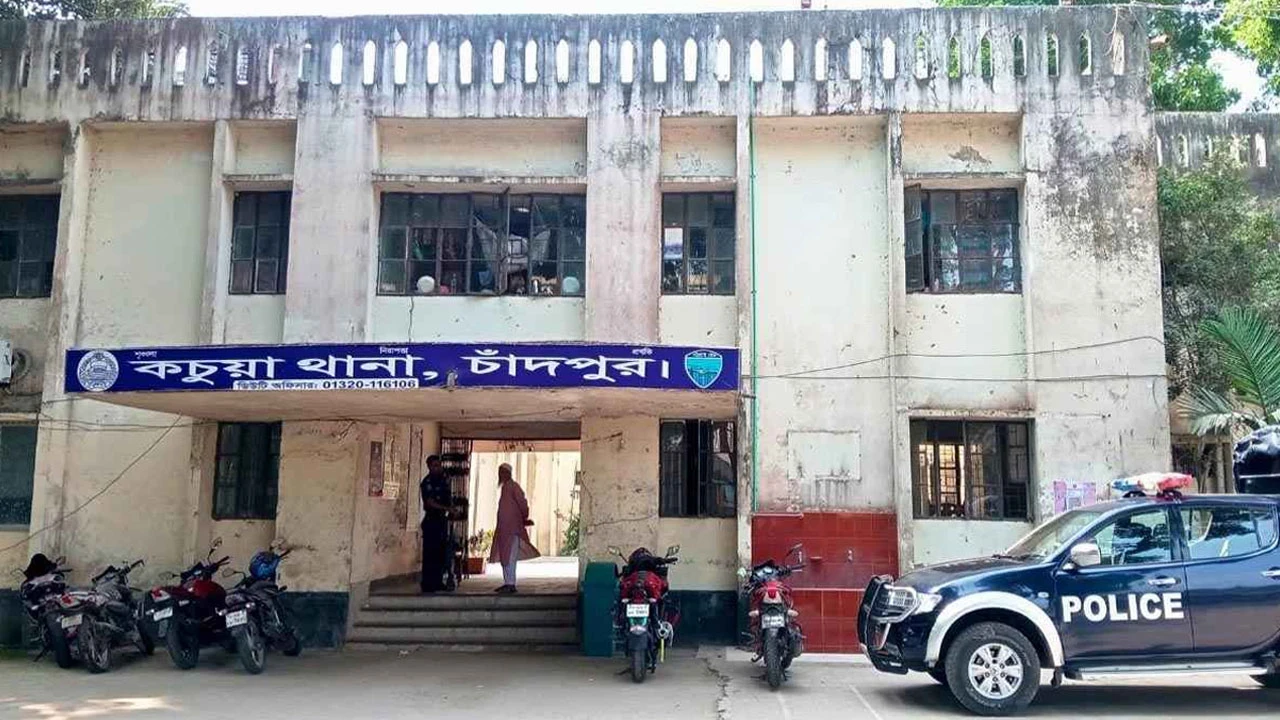 সিঁধ কেটে ঘরে ঢুকে বৃদ্ধাকে গলা কেটে হত্যা