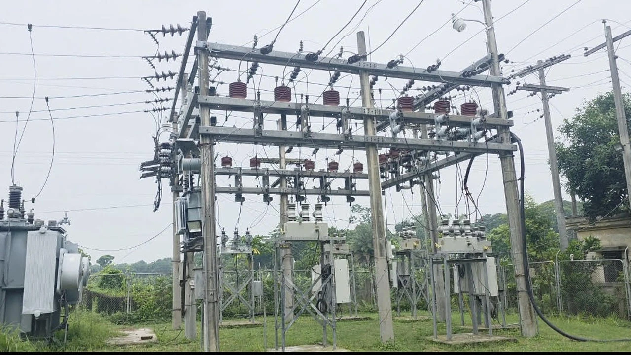 তীব্র গরম ও লোডশেডিংয়ে বিপর্যস্ত কালীগঞ্জ