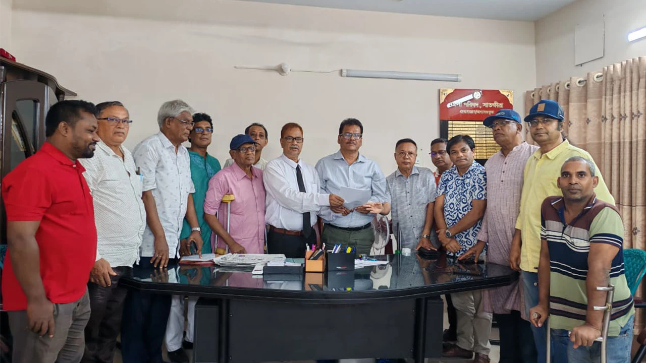 টেকসই উন্নয়ন করতে জেলা পরিষদের প্রশাসককে নাগরিক কমিটির স্মারকলিপি
