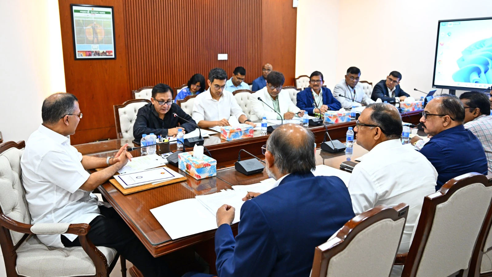 বন্ধ কারখানা চালু, বেসরকারীকরণ ও বিনিয়োগ আকর্ষণ নিয়ে বৈঠক