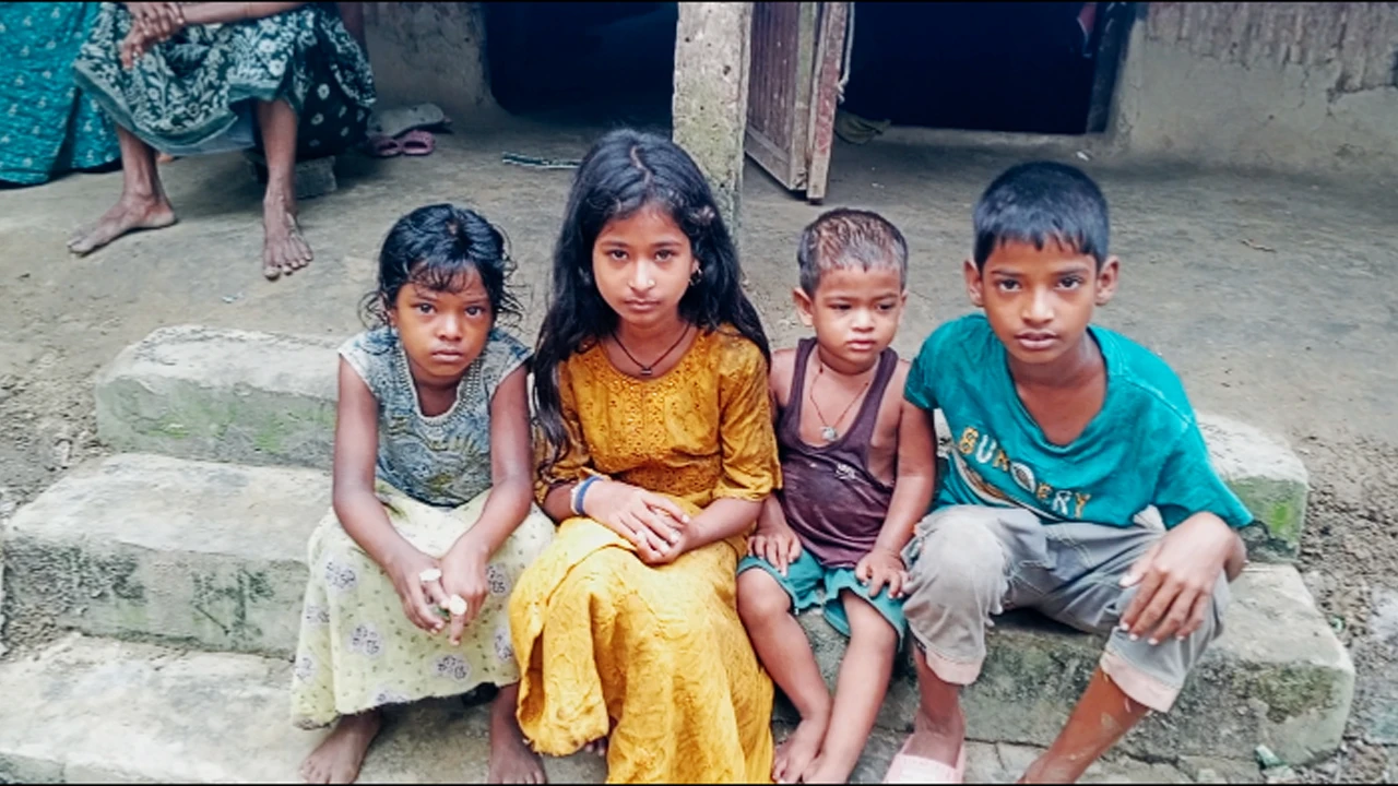 মা-বাবা-নানা নেই, অটো চালক মামা দিশেহারা