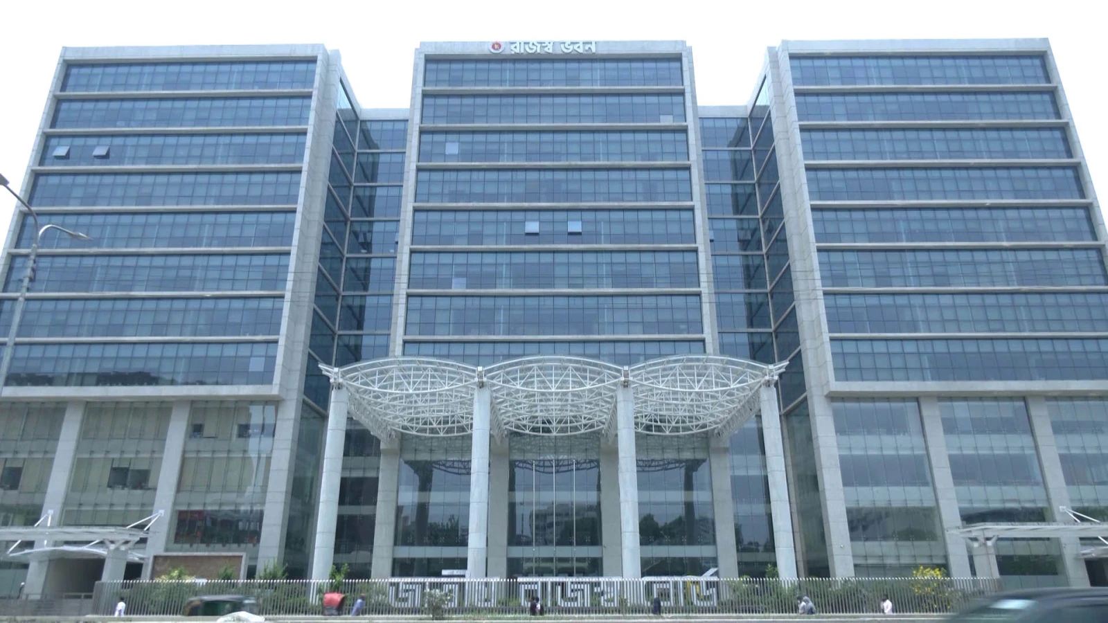 লক্ষ্যমাত্রার তুলনায় ৮৭৫২৭ কোটি টাকা কম রাজস্ব আহরণ এনবিআরের