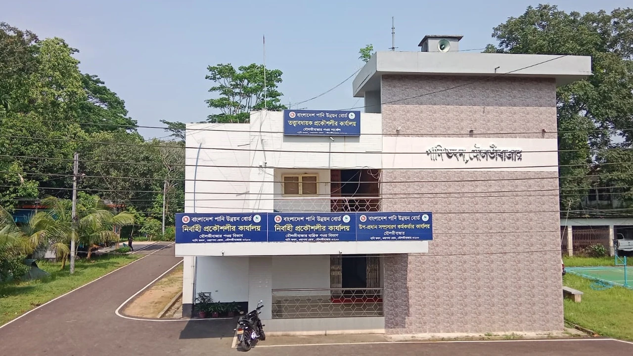 ৮৬ কোটির পাম্প অকেজো: কাউয়াদীঘিতে ডুবছে আমন ক্ষেত