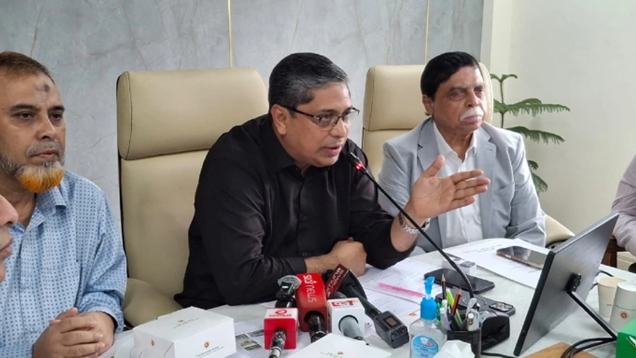 ‘সৌরবিদ্যুতে চার্জ না দিলে মিলবে না ব্যাটারিচালিত রিকশার নিবন্ধন’