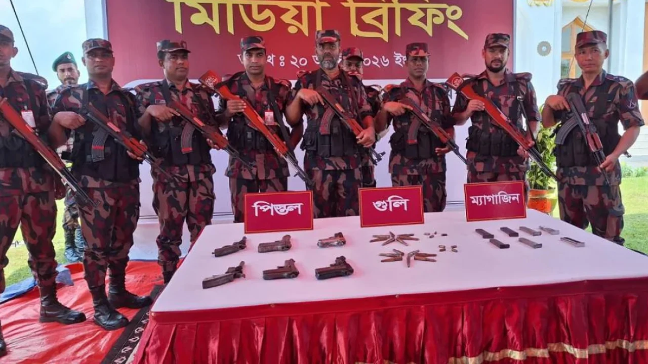 হবিগঞ্জে গুলিসহ ৬টি পিস্তল উদ্ধার