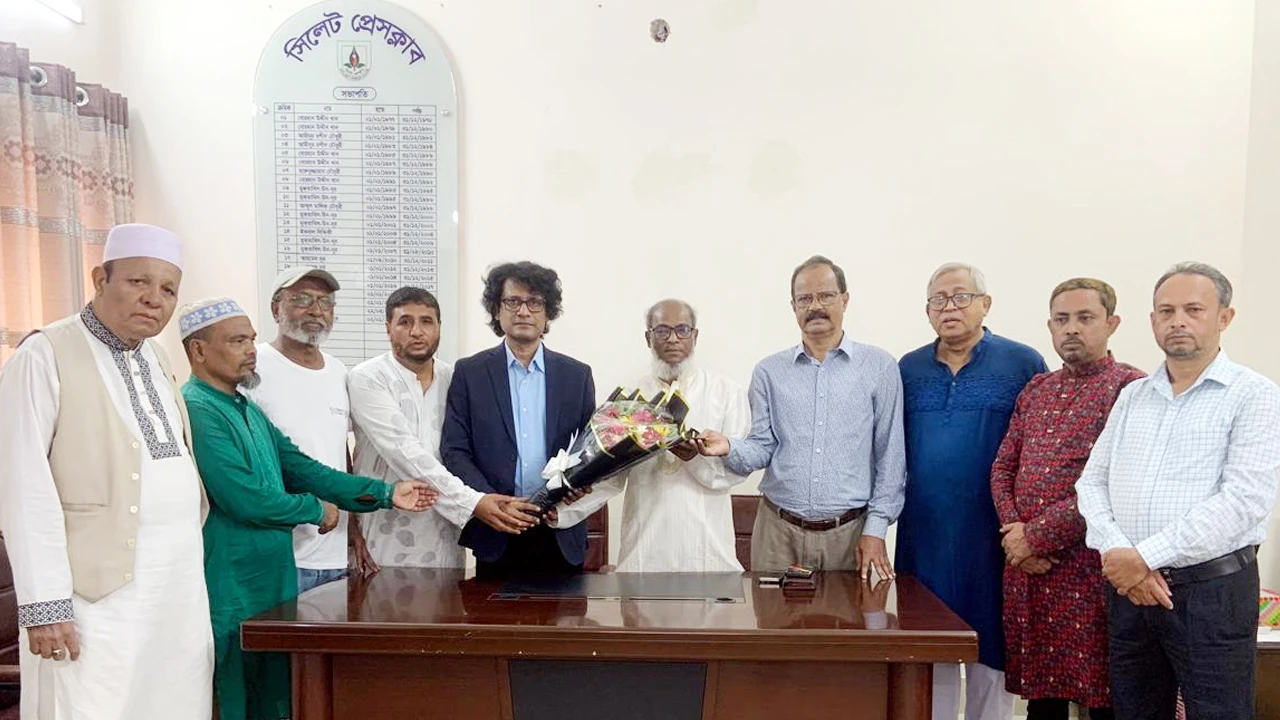 সিলেট প্রেসক্লাব পরিদর্শনে পিআইবি মহাপরিচালক