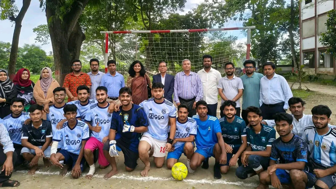 কিশোরগঞ্জ বিশ্ববিদ্যালয়ে ফুটবল টুর্নামেন্ট