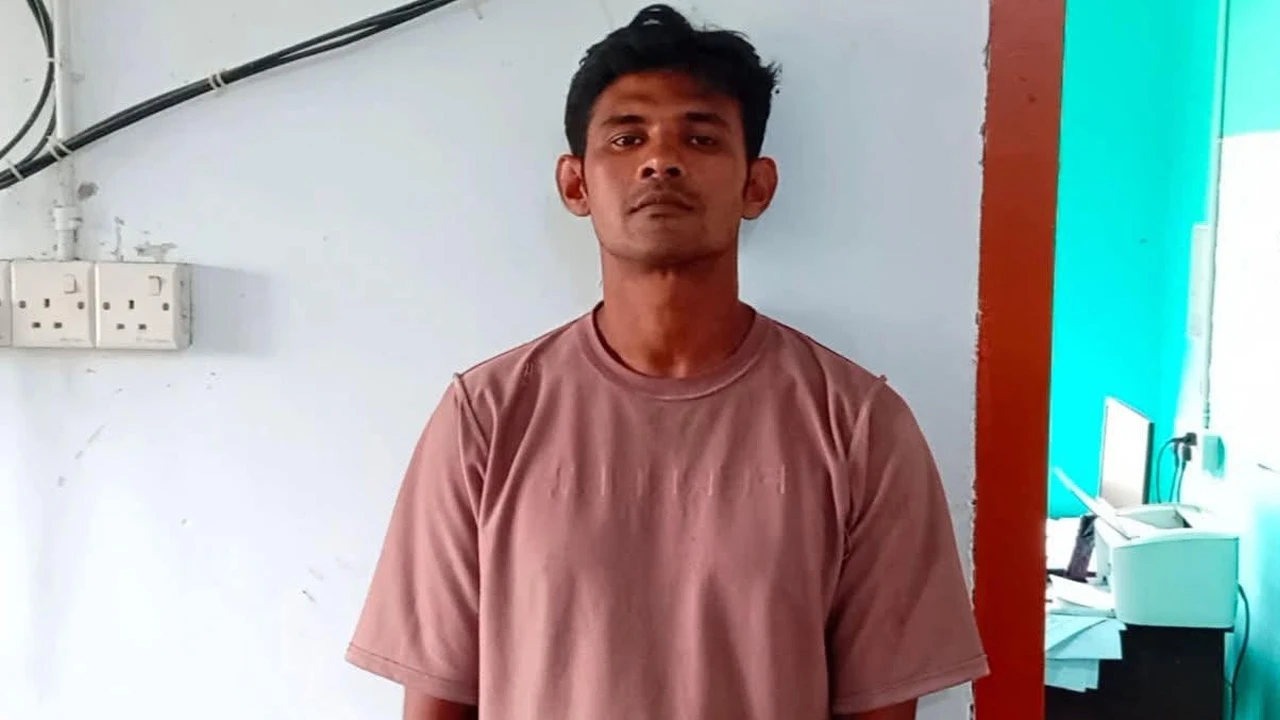 কলেজছাত্রীকে কুপিয়ে হাত বিচ্ছিন্ন, অভিযুক্ত আটক