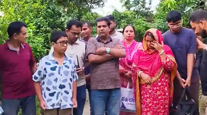 আত্মগোপনে থাকা চাঁদপুরের সেই স্বর্ণ ব্যবসায়ী সপরিবারে আটক